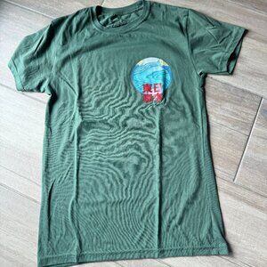 Fresh Laundry Hokusai Graphic T-Shirt, Size Small